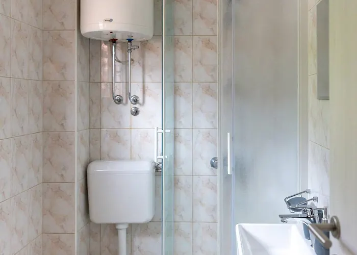 Guest house Sandra, 3*