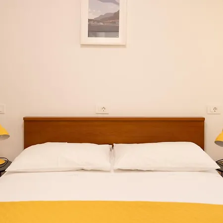 Sandra, 3* Μακάρσκα